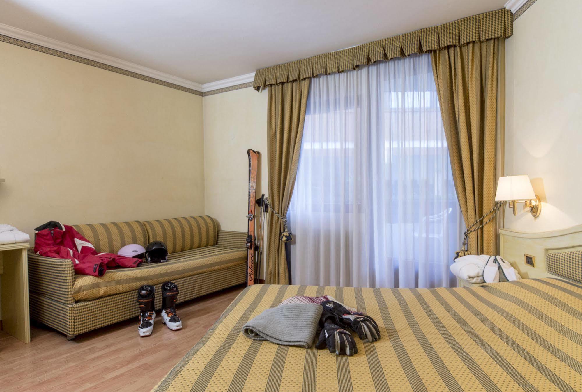 Comano Cattoni Holiday Ponte delle Arche Exterior photo